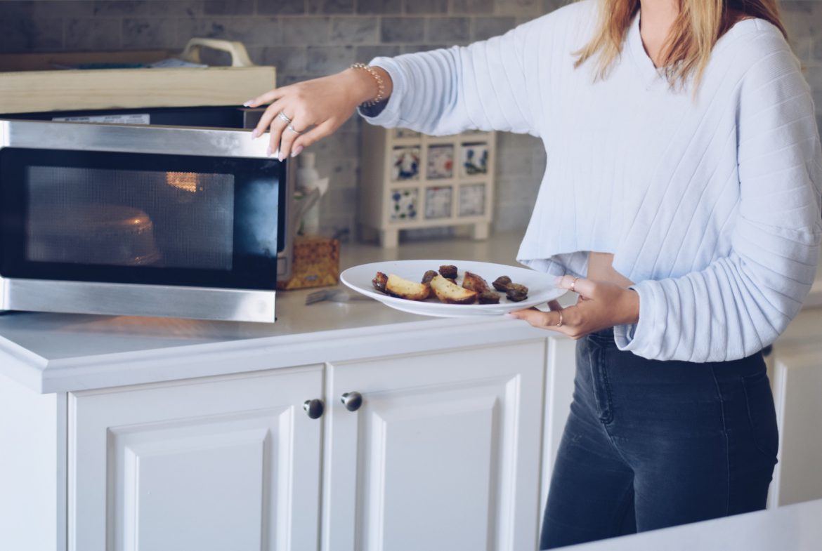 microwave oven